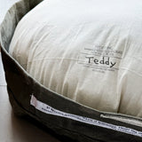 VINTAGE MATERIAL PET BED W/CUSHION / Small